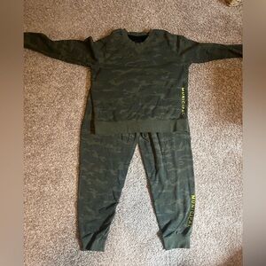 Women’s Municipal camouflage sweat set